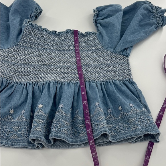 American Eagle Outfitters Denim Blue Smocked Blouse M - Picture 9 of 10